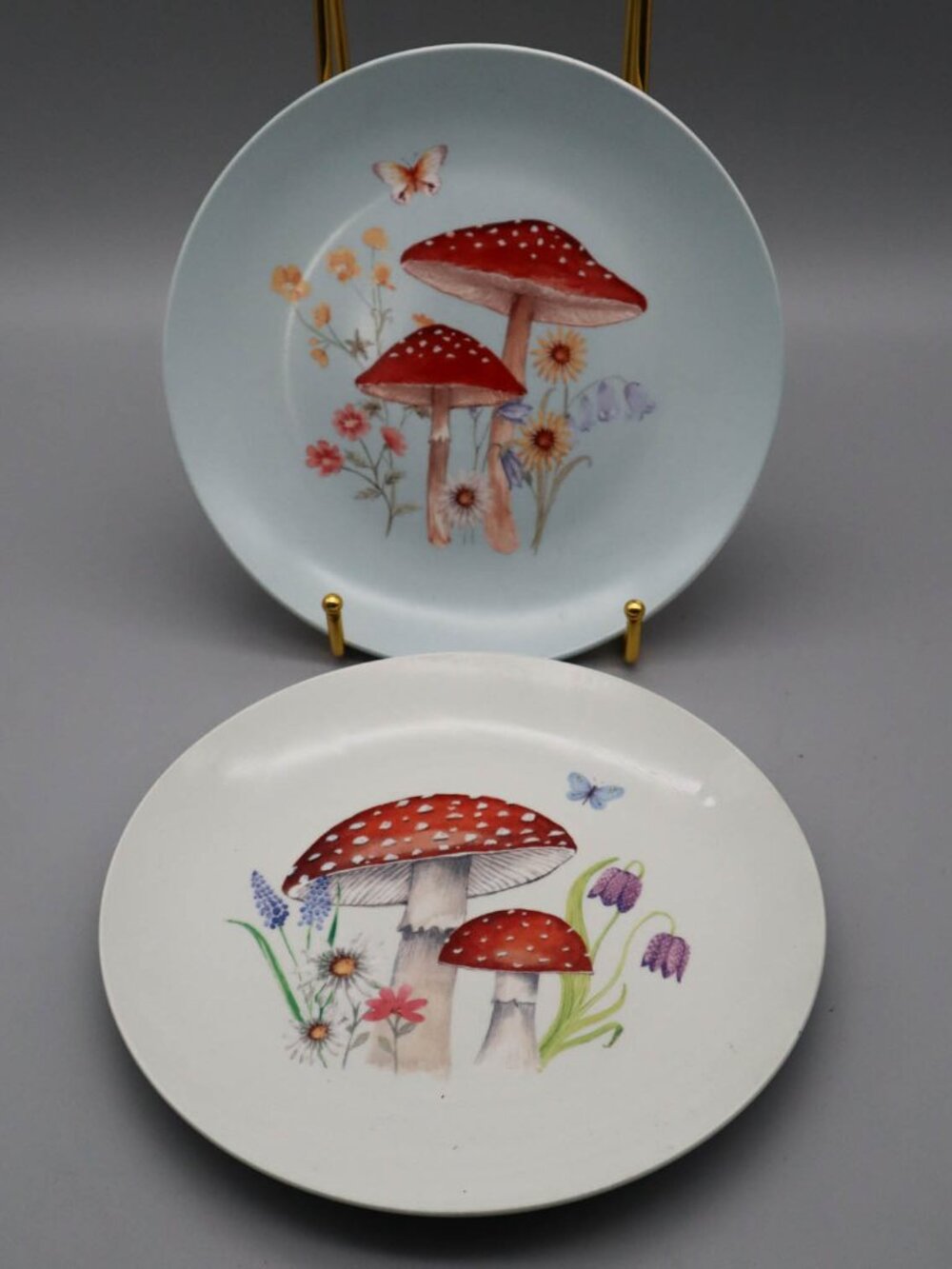2 Bluebird & Willow UK Woodland Mushroom Floral Botanical Salad Plates 8 1/4"